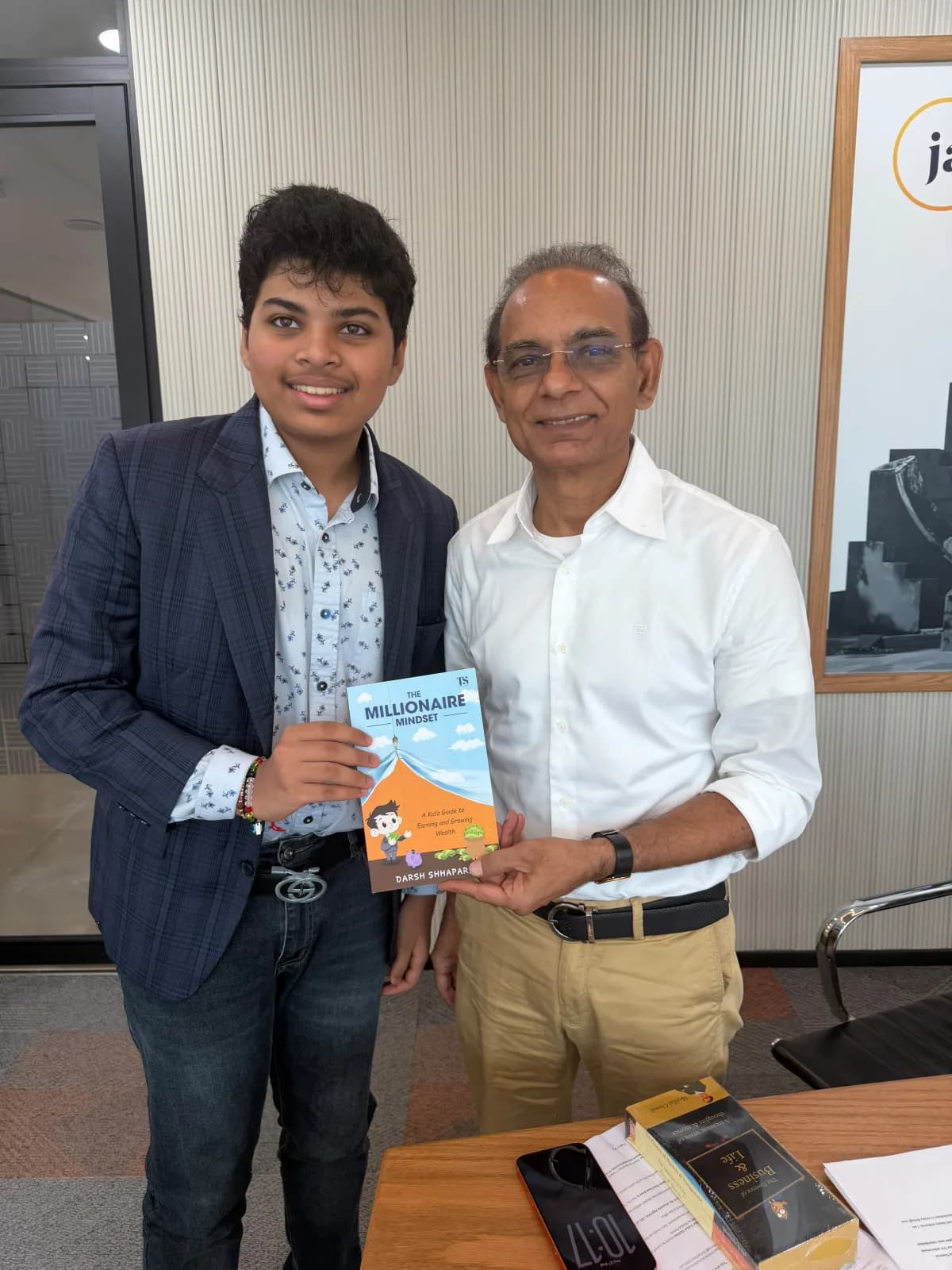 Darsh Shhaparia presenting The Millionaire Mindset to Motilal Oswal